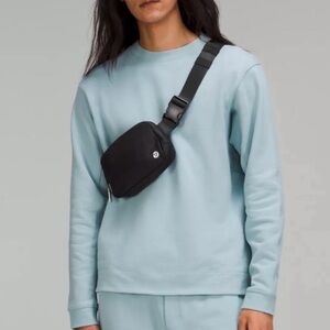 lululemon belt bag Black Crossbody Bag 1L NEW Fanny pack purse compact